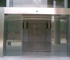 安装佛山三水乐声玻璃电动门